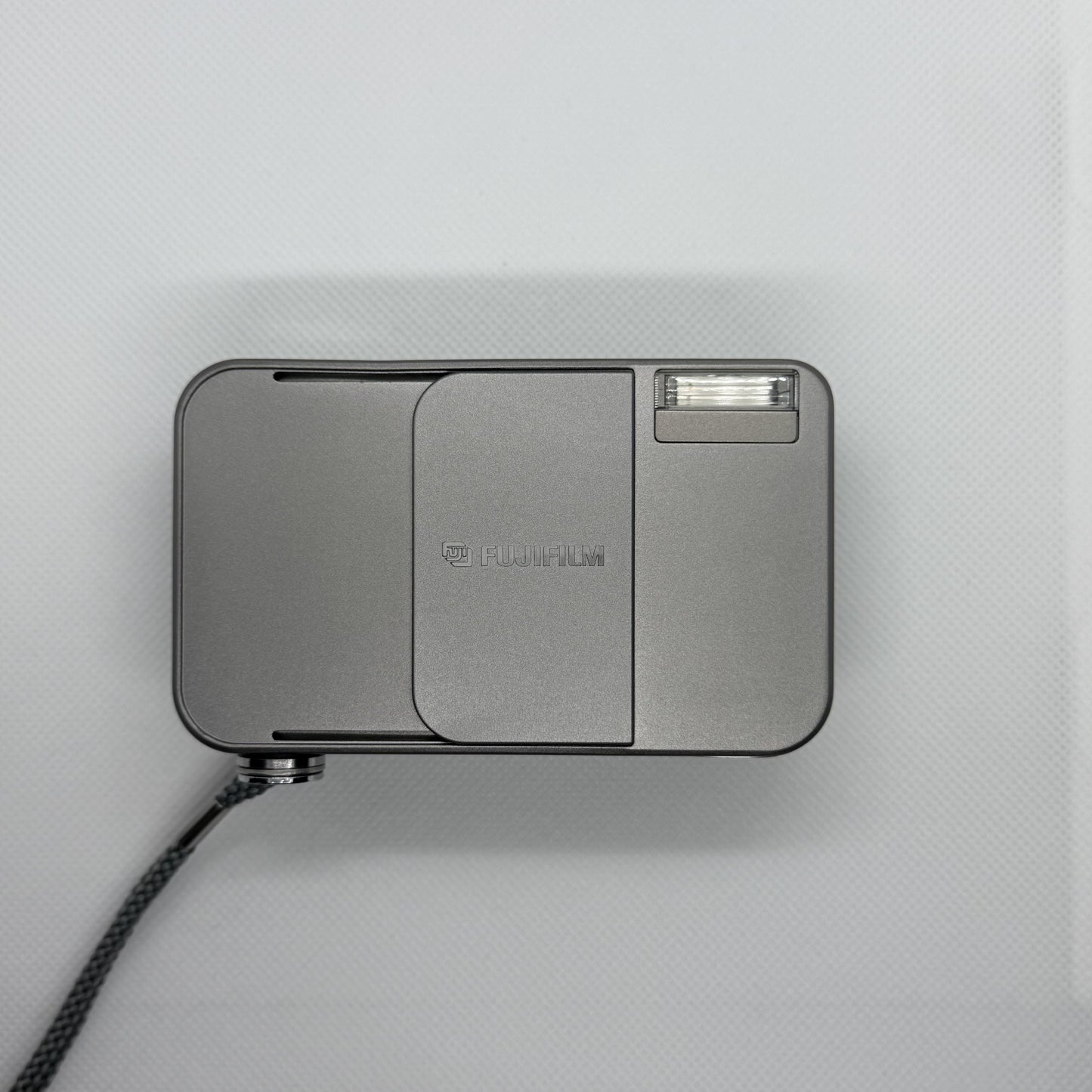 Fujifilm Cardia Mini Tiara, clamshell closed