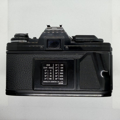 Minolta X-700, back