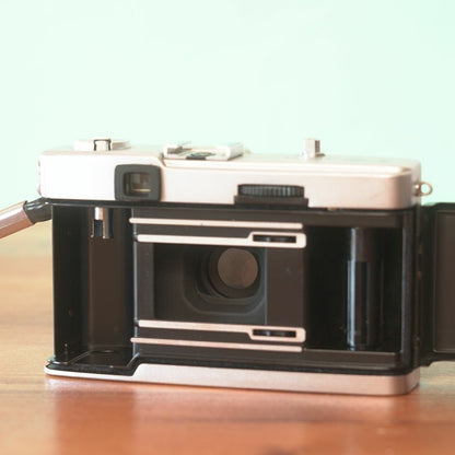 Olympus Trip 35 - Filem.sg