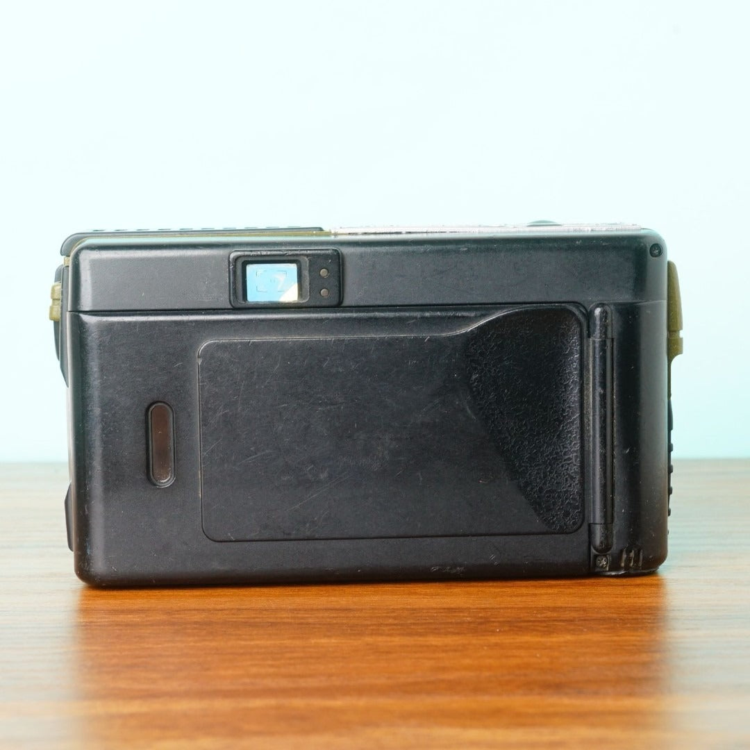 Konica Genba Kantoku (Green) - Filem.sg