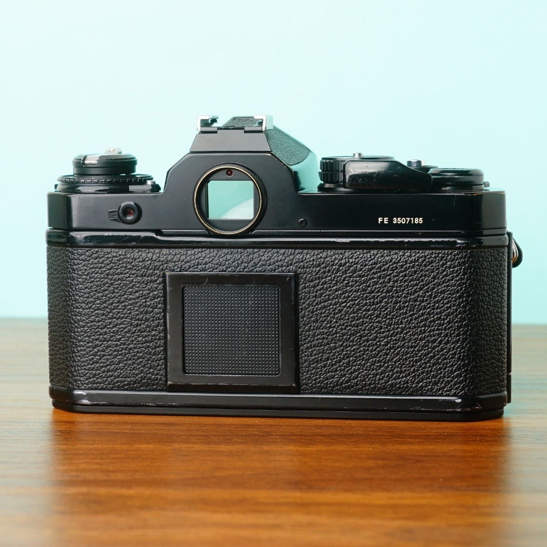 Nikon FE (Black)