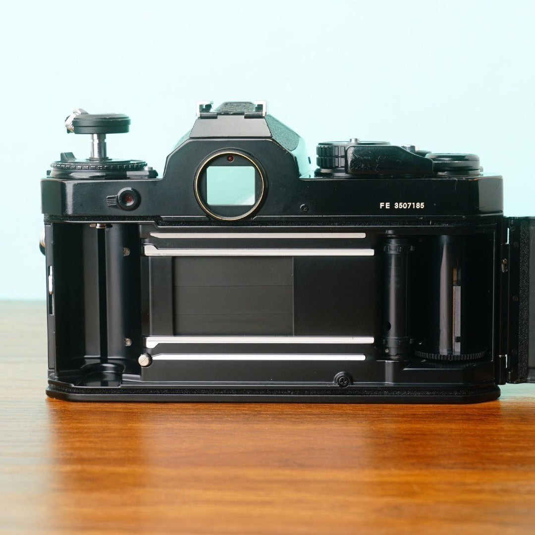 Nikon FE (Black)