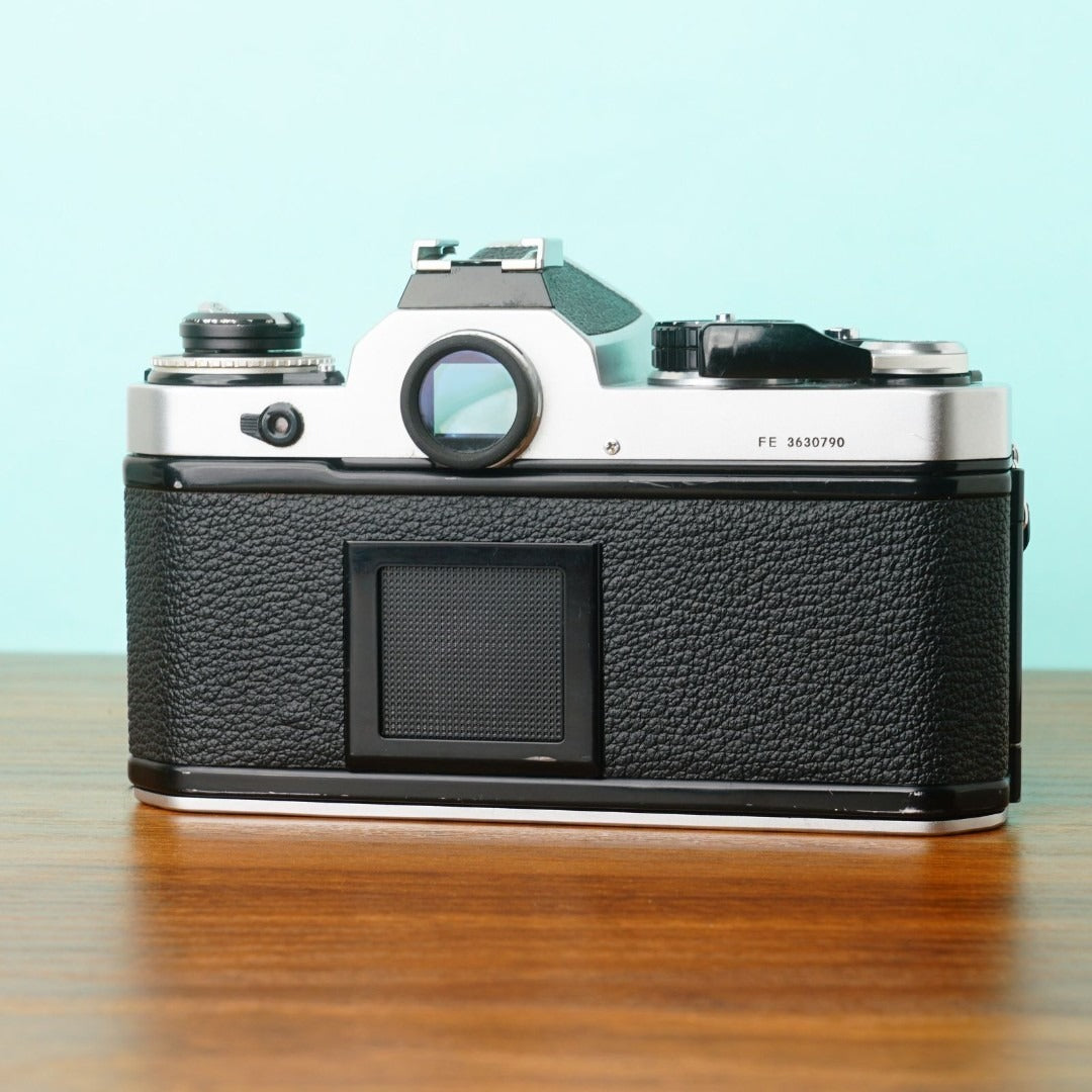 Nikon FE (Silver)