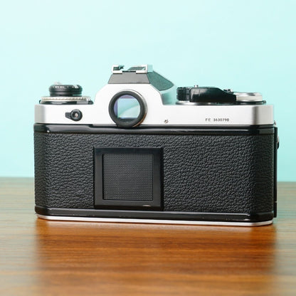 Nikon FE (Silver)