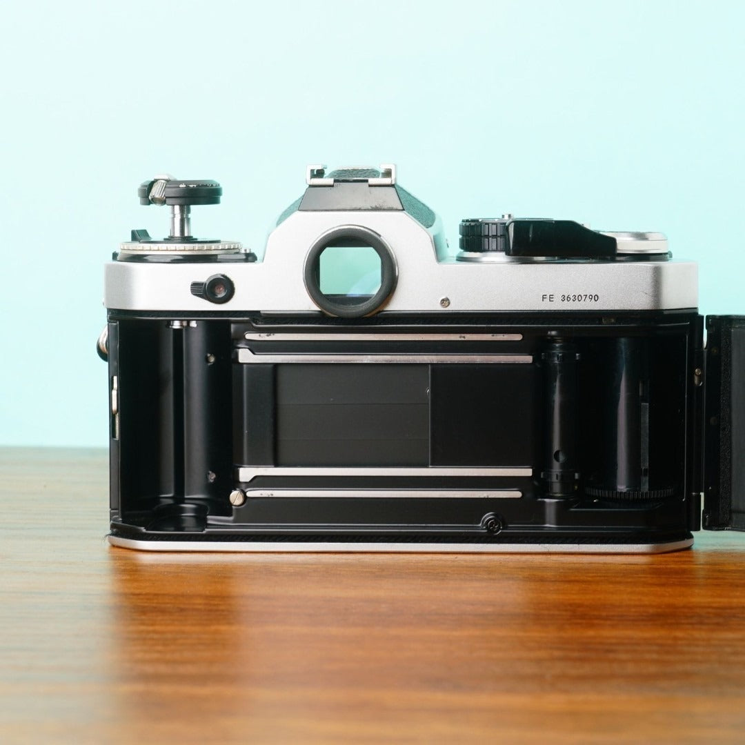 Nikon FE (Silver)