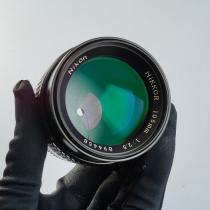 Nikon Ai-S Nikkor 105mm f2.5 - Filem.sg