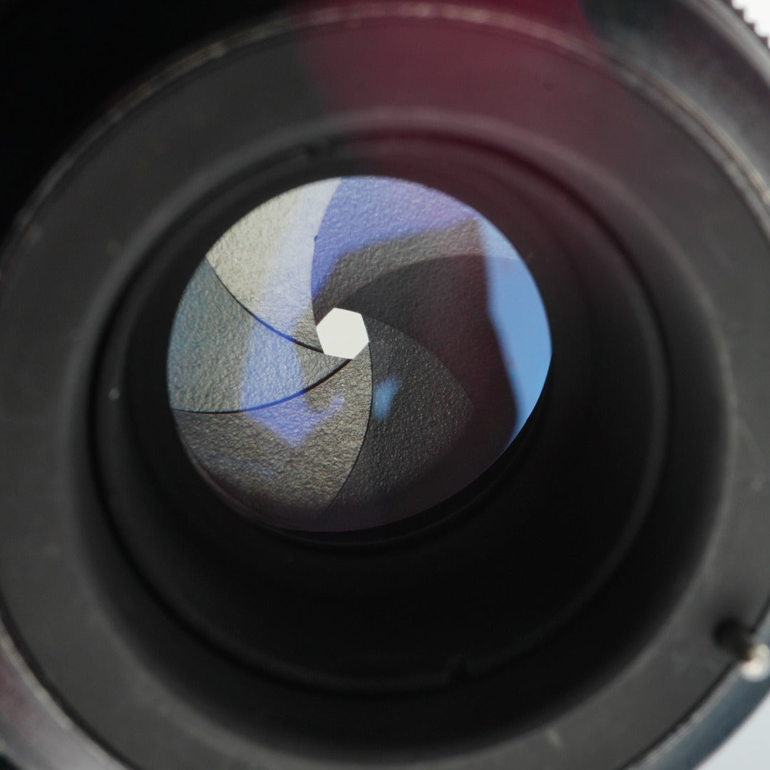 Pentax Super Takumar 105mm f2.8 M42 - Filem.sg
