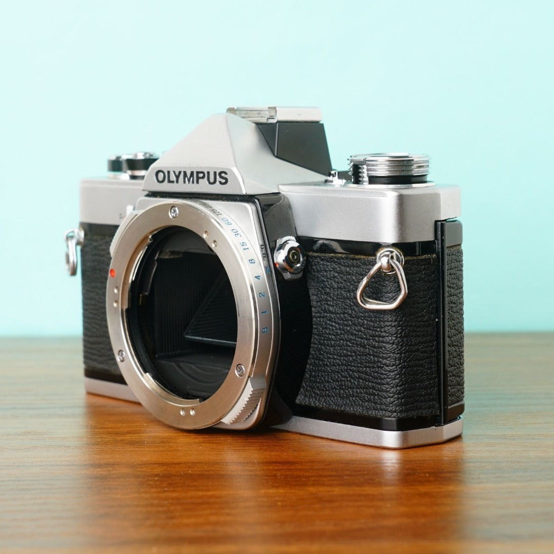 Olympus OM-1 (no prism corrosion) - Filem.sg