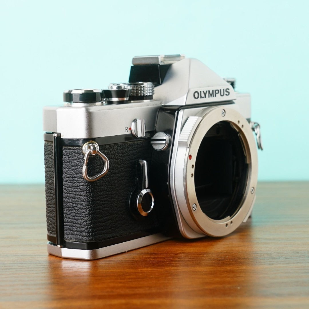 Olympus OM-1 (no prism corrosion) - Filem.sg