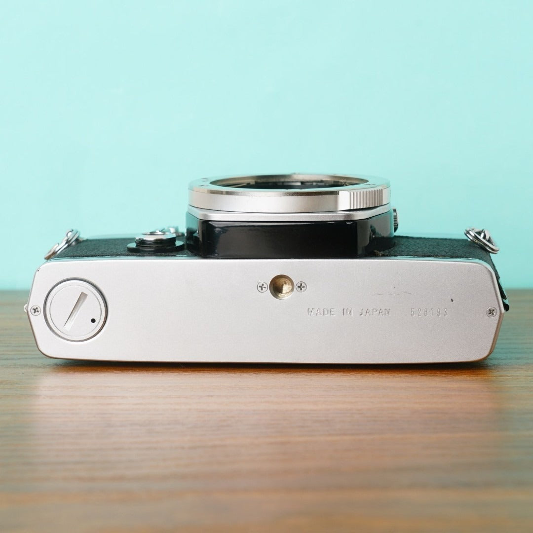 Olympus OM-1 (no prism corrosion) - Filem.sg