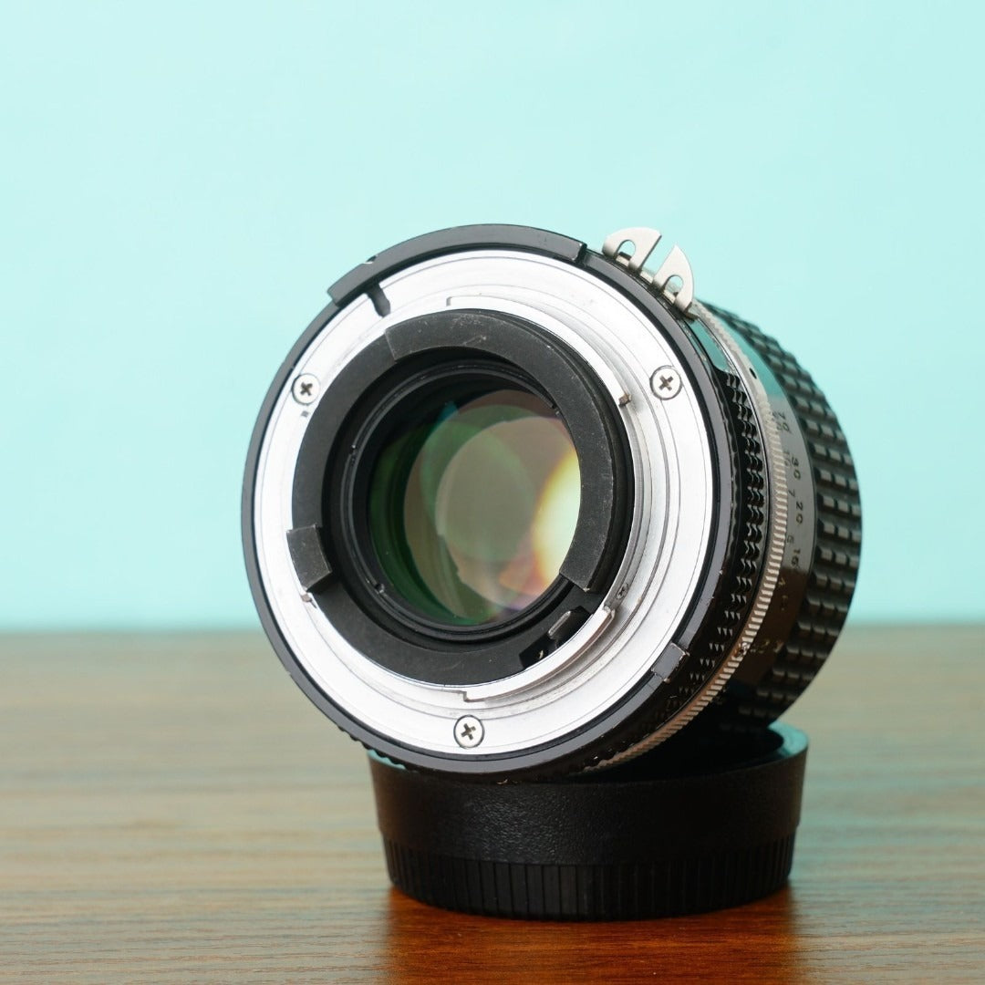 Nikon Ai Nikkor 85mm f/2 - Filem.sg