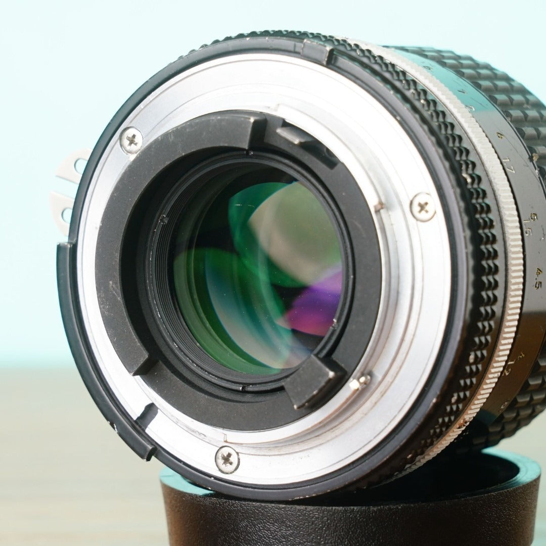 Nikon Ai Nikkor 85mm f/2 - Filem.sg