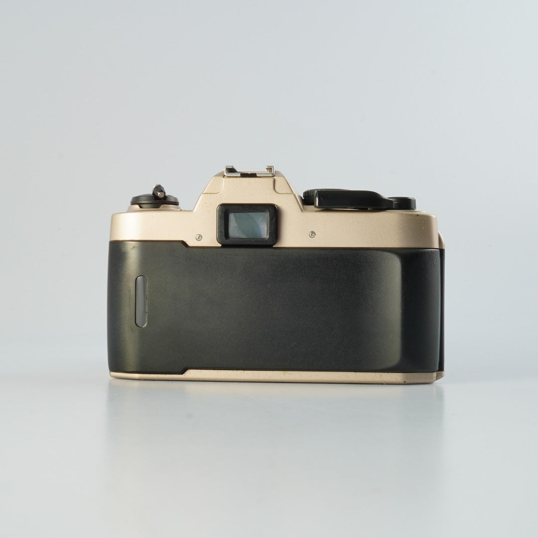 Nikon FM10 + Ai-S Zoom Nikkor 35-70mm f3.5-4.8 - Filem.sg