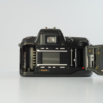 Nikon F60 N60 + AF Nikkor 28-70mm f3.5-4.5 D - Filem.sg