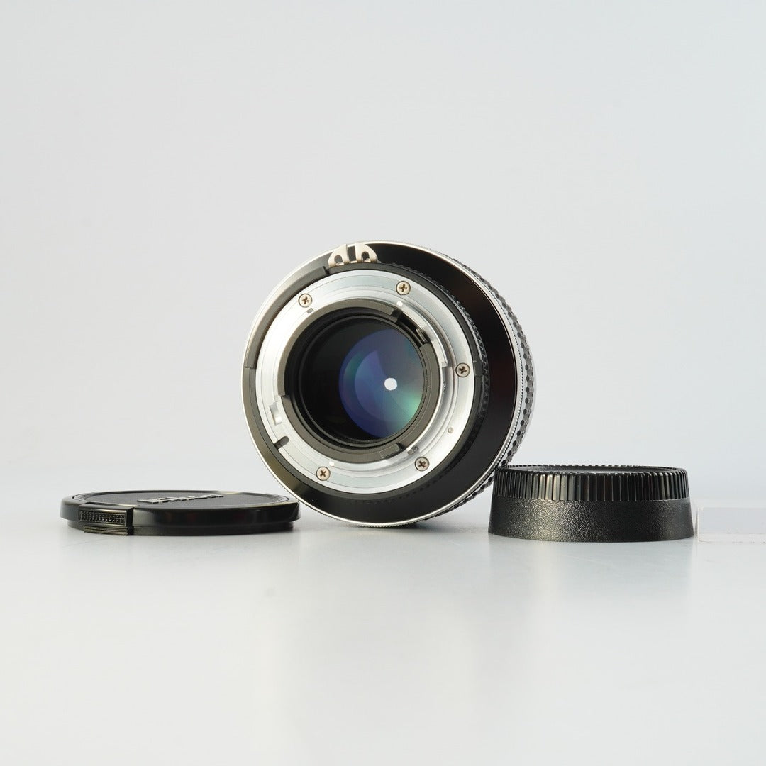 Nikon Ai-S Nikkor 105mm f1.8 - Filem.sg