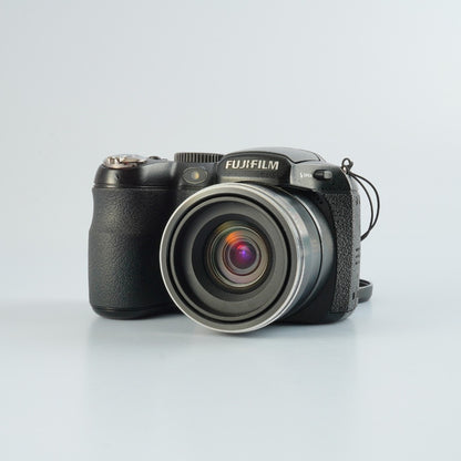 Fujifilm FinePix S2500HD - Filem.sg