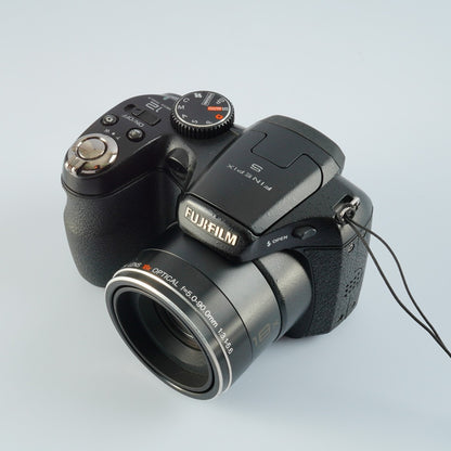 Fujifilm FinePix S2500HD - Filem.sg