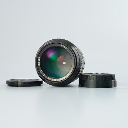 Nikon Ai Nikkor 105mm f2.5 - Filem.sg