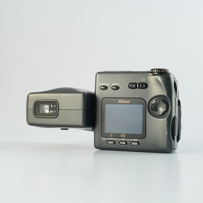 Nikon Coolpix 990 - Filem.sg