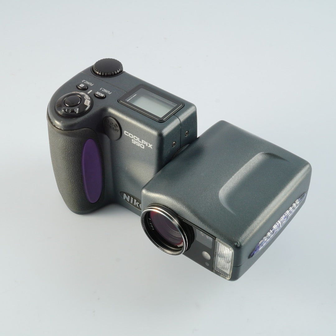 Nikon Coolpix 990 - Filem.sg