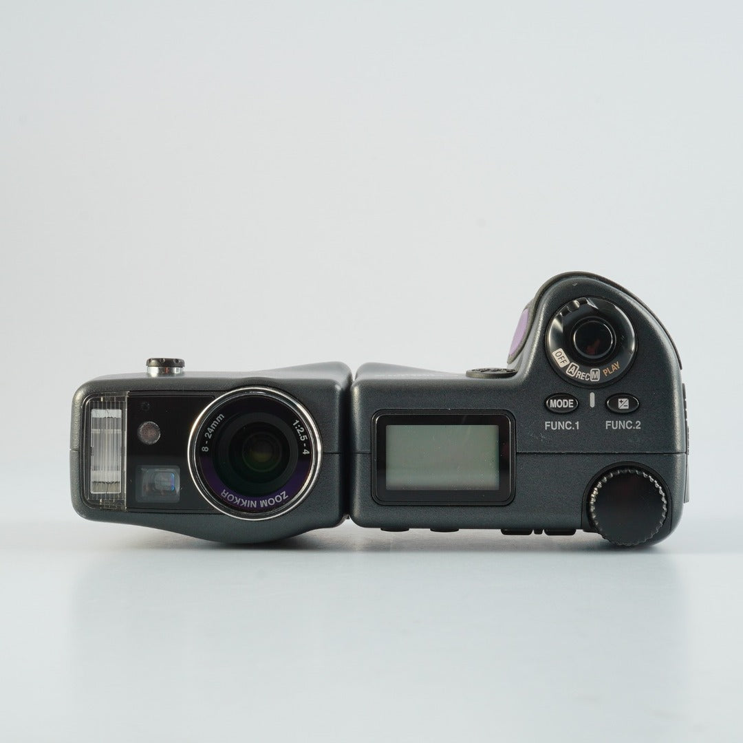 Nikon Coolpix 990 - Filem.sg