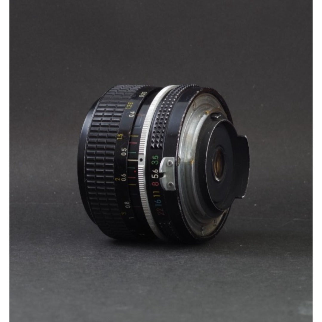Nikon Nikkor 28mm f/3.5 non-Ai - Filem.sg