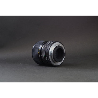 Nikon Zoom-NIKKOR 35-70mm f/3.5-4.8 Ai-S - Filem.sg