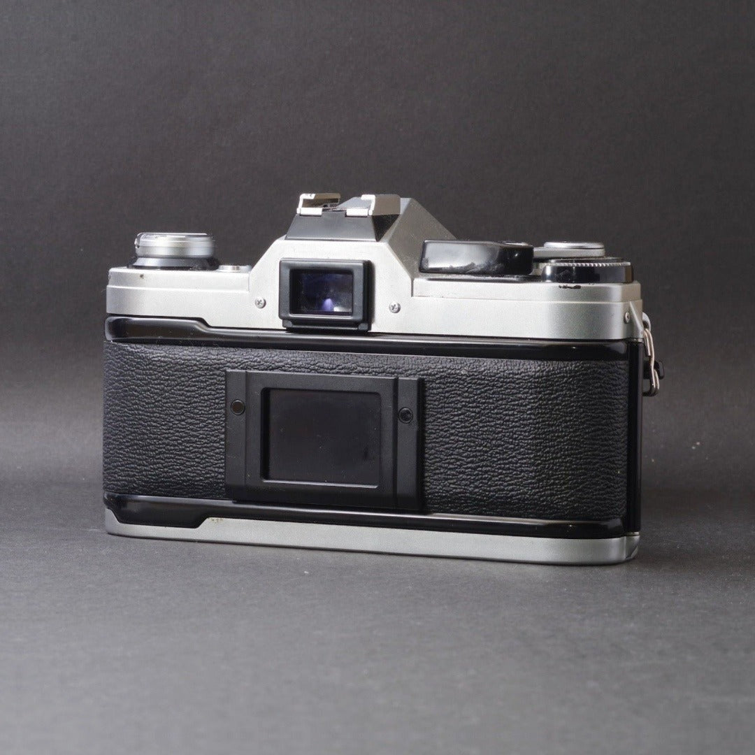 Canon AE-1 with New FD 35-70mm f/4 - Filem.sg