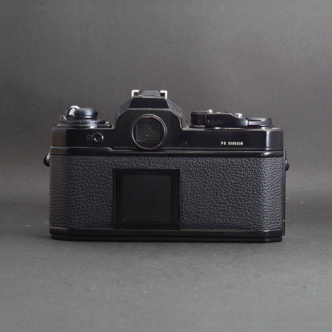 Nikon FE with Zoom-NIKKOR 35-70mm f/3.3-4.5 (Black) - Filem.sg