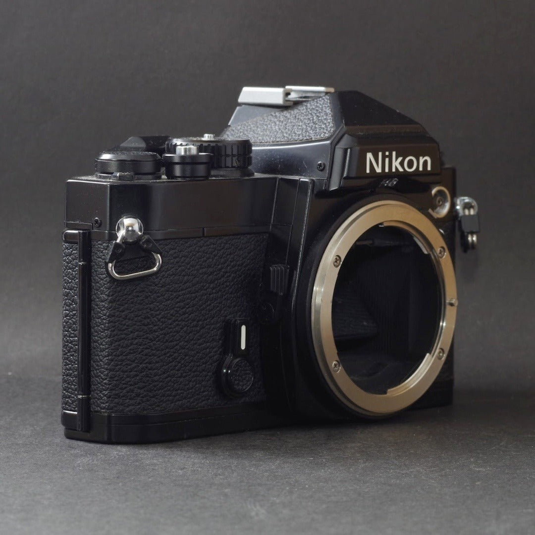 Nikon FE with MF-12 Data Back (Black) - Filem.sg