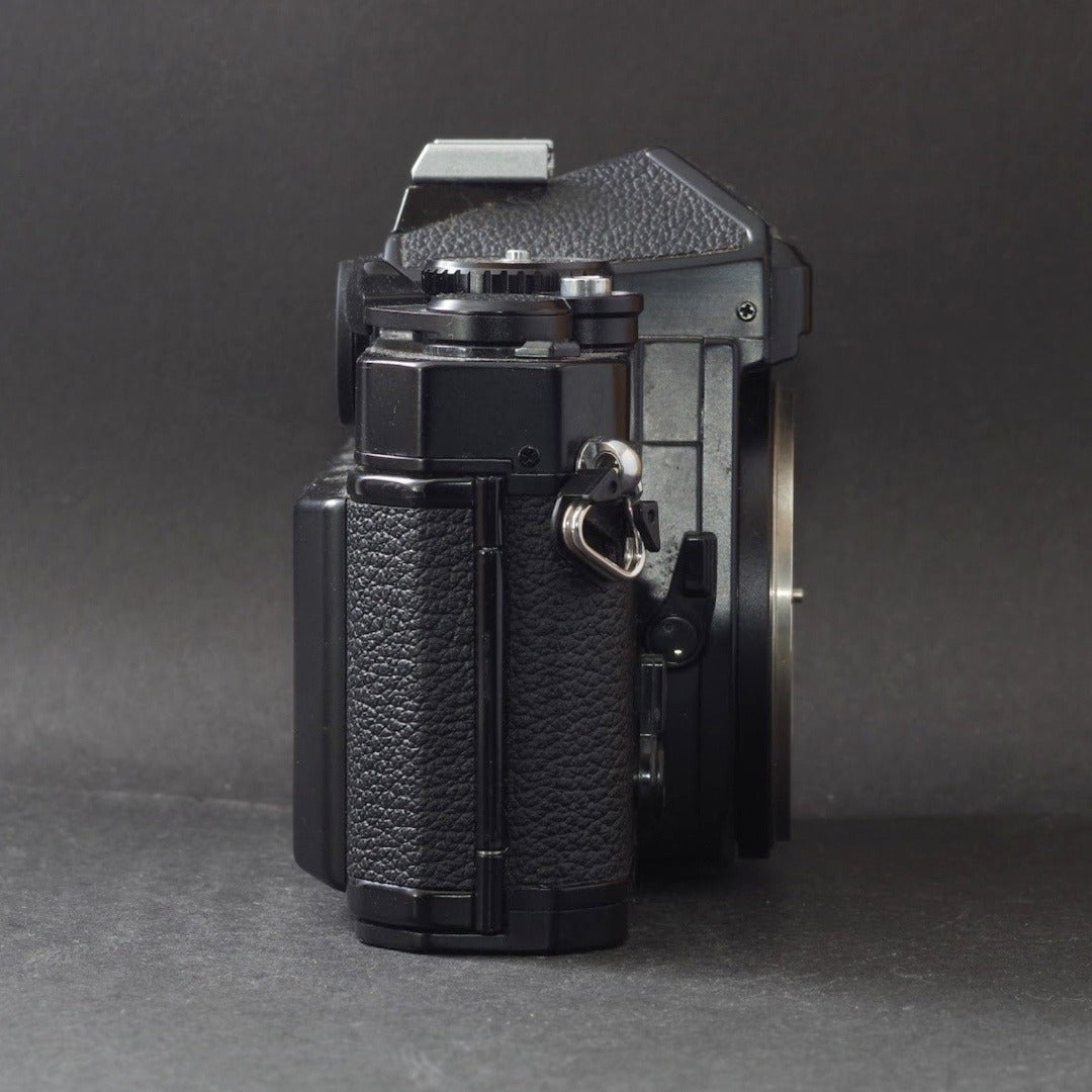 Nikon FE with MF-12 Data Back (Black) - Filem.sg