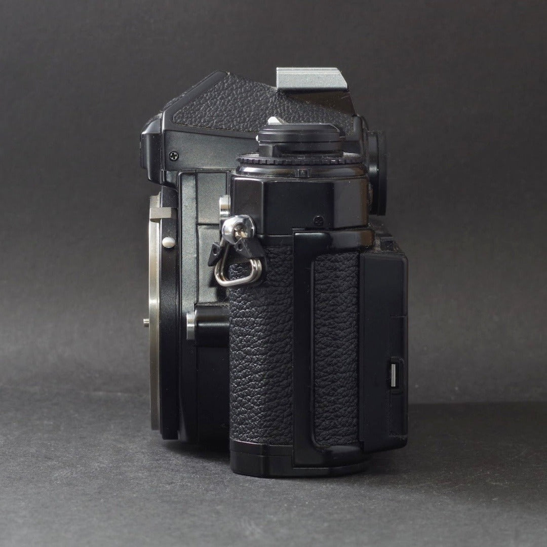 Nikon FE with MF-12 Data Back (Black) - Filem.sg