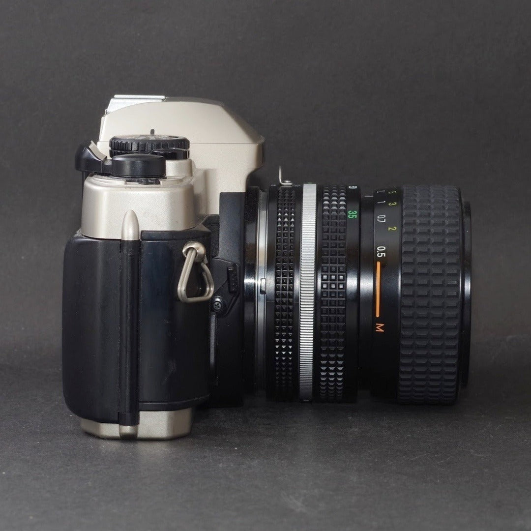 Nikon FM10 with Zoom-NIKKOR 35-70mm f/3.3-4.5 - Filem.sg