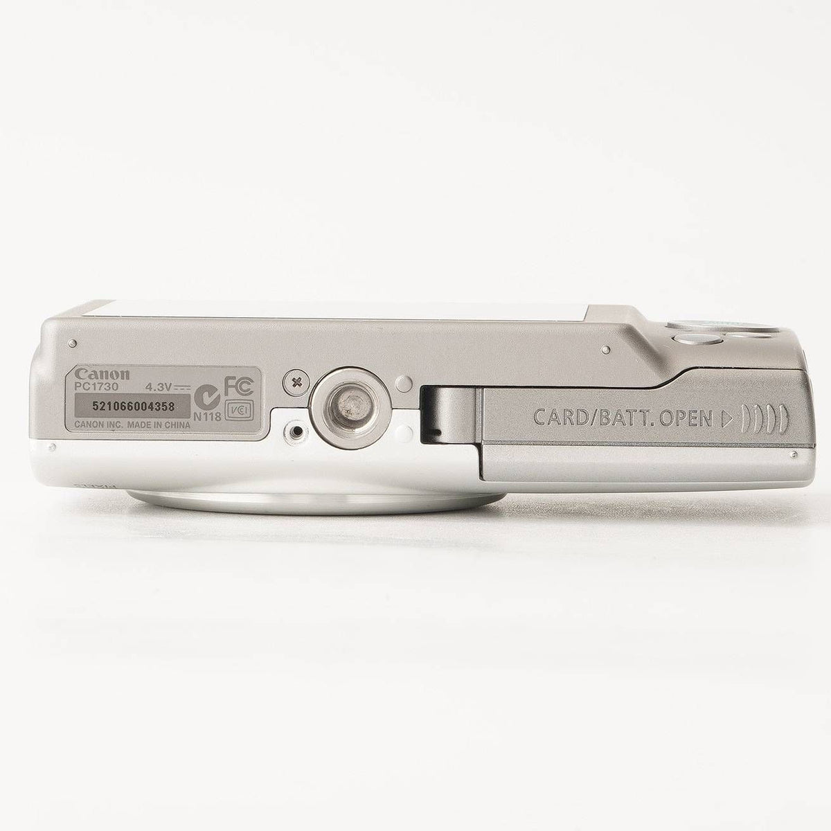 Canon PowerShot A4000 IS (Silver) - Filem.sg