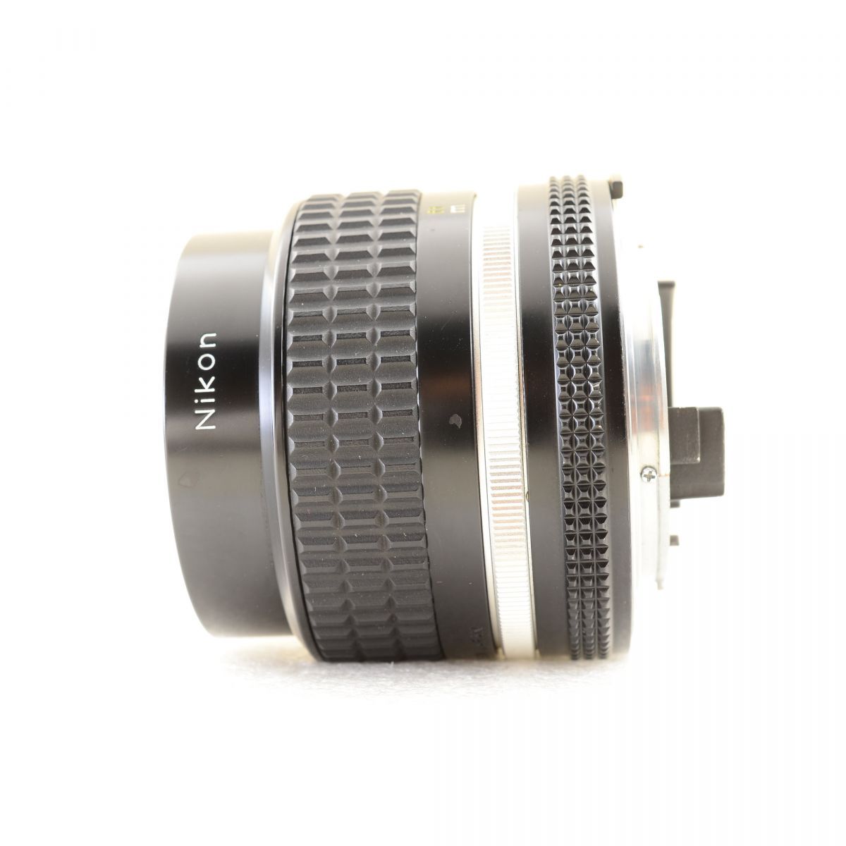 Nikon Ai-S Nikkor 24mm f/2 - Filem.sg