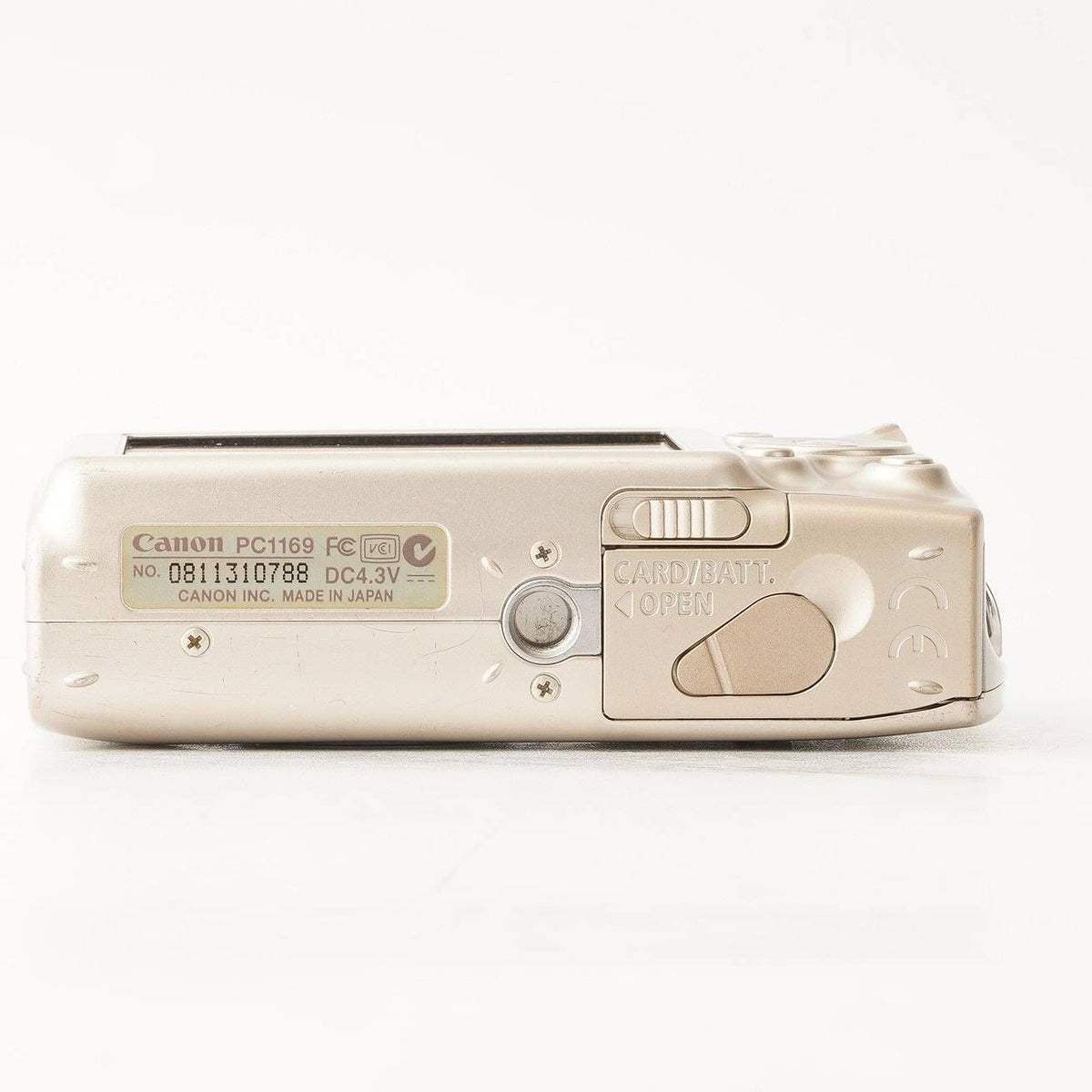 Canon IXY Digital 700 - Filem.sg