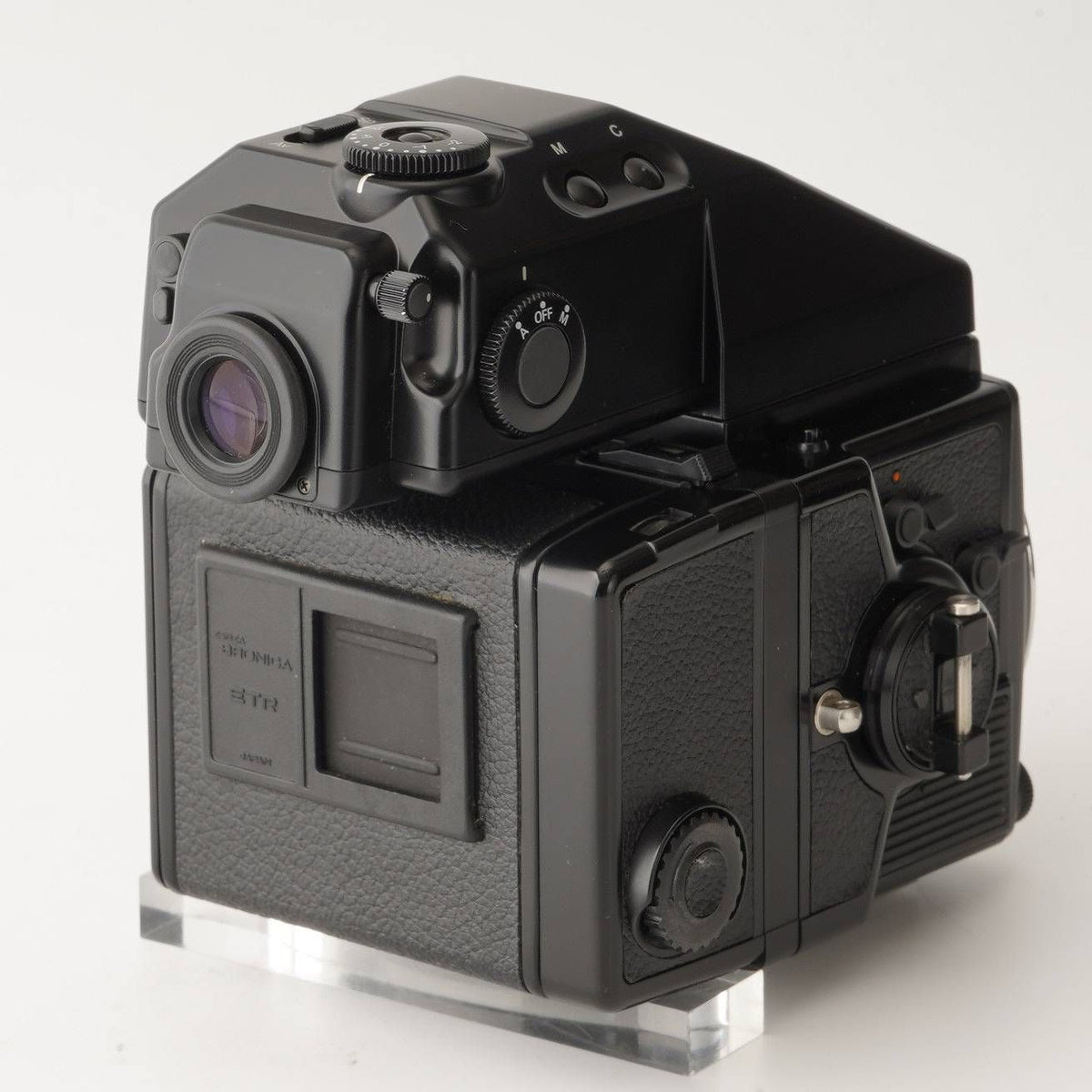 Bronica ETR Si with Zenzanon MC 50mm f/2.8 - Filem.sg
