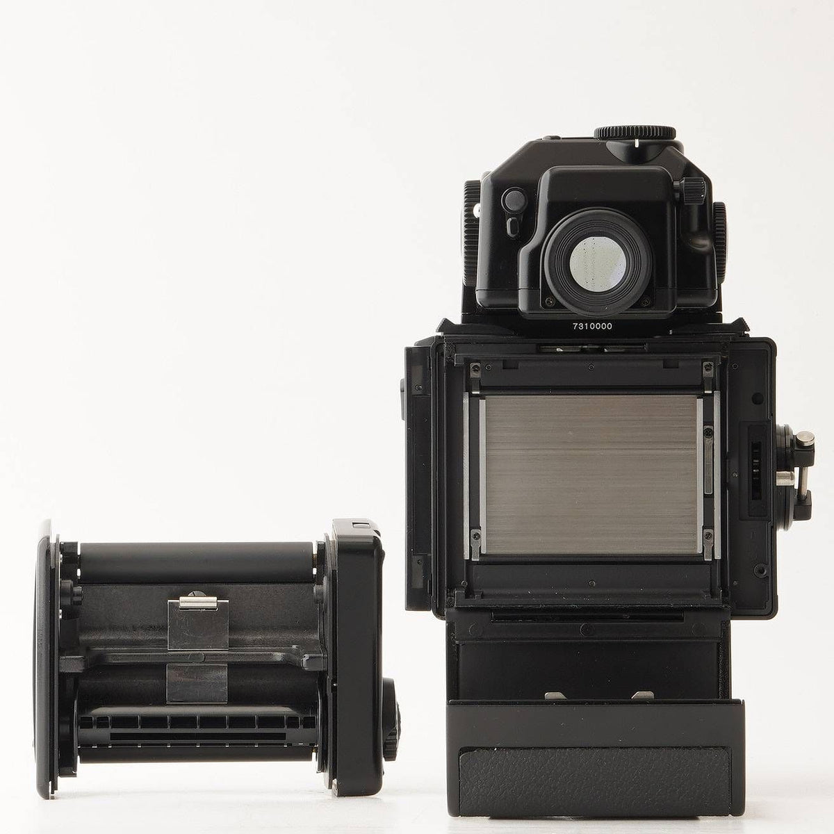 Bronica ETR Si with Zenzanon MC 50mm f/2.8 - Filem.sg