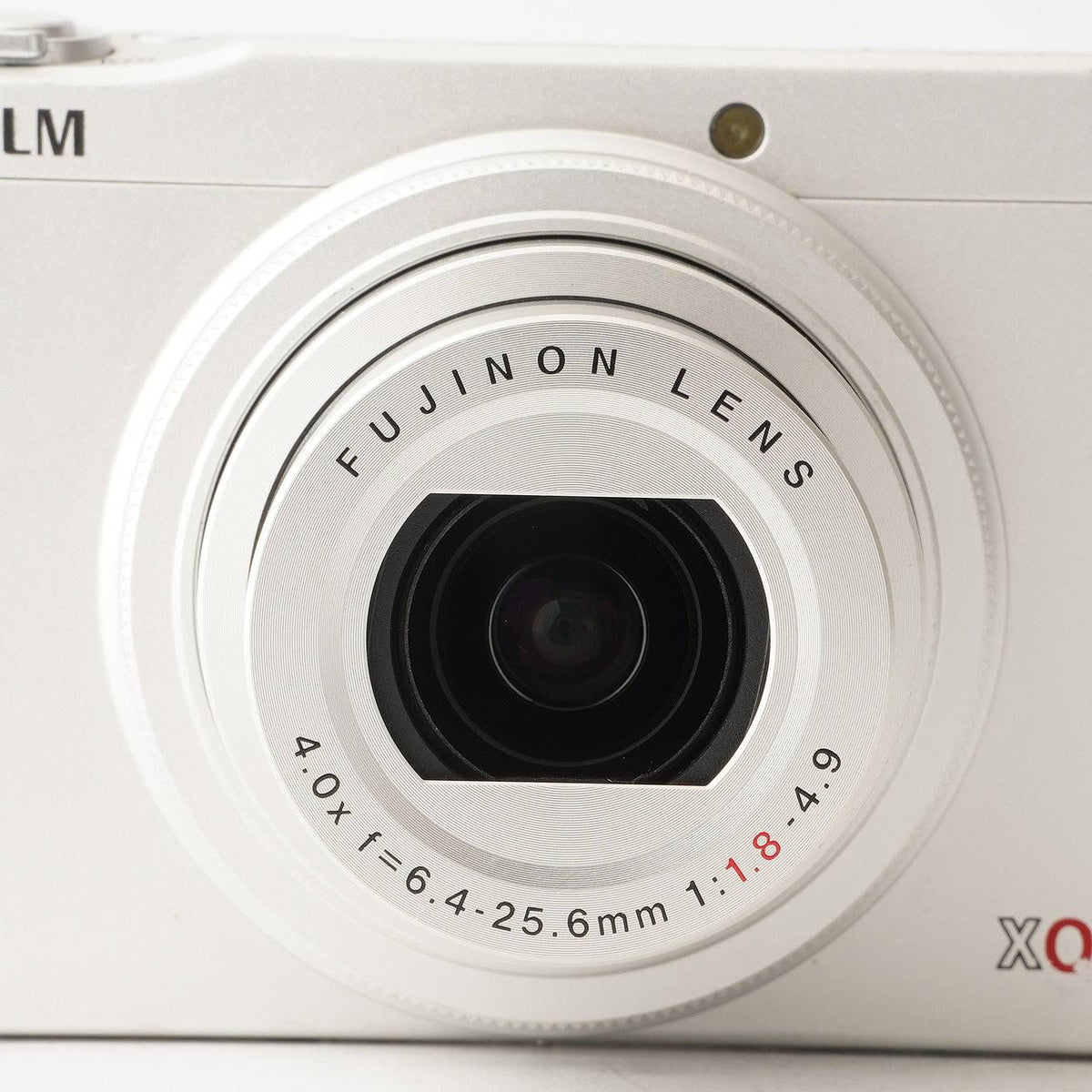 Fujifilm XQ1 (Silver) - Filem.sg