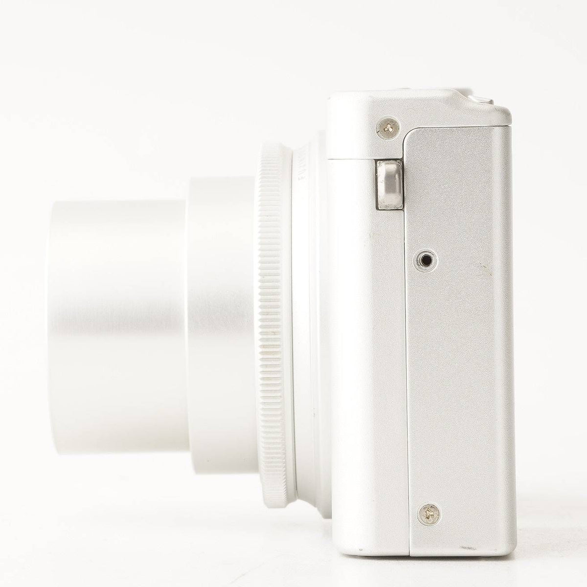 Fujifilm XQ1 (Silver) - Filem.sg