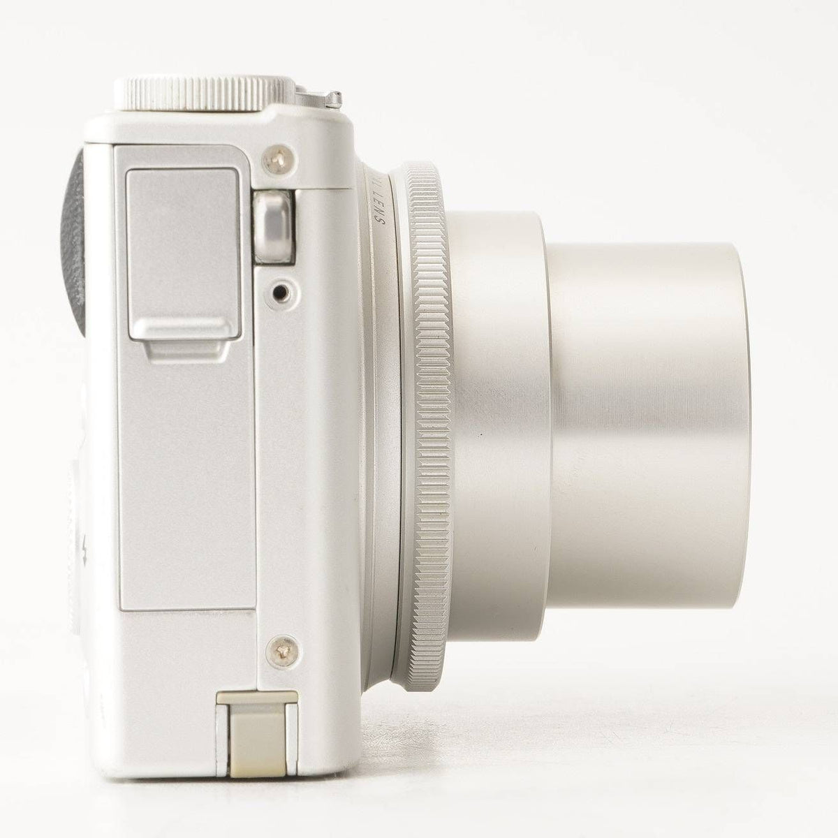 Fujifilm XQ1 (Silver) - Filem.sg