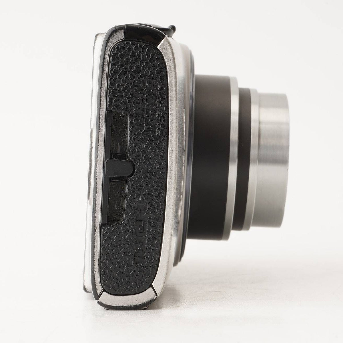 Canon IXY 640 (Silver) - Filem.sg