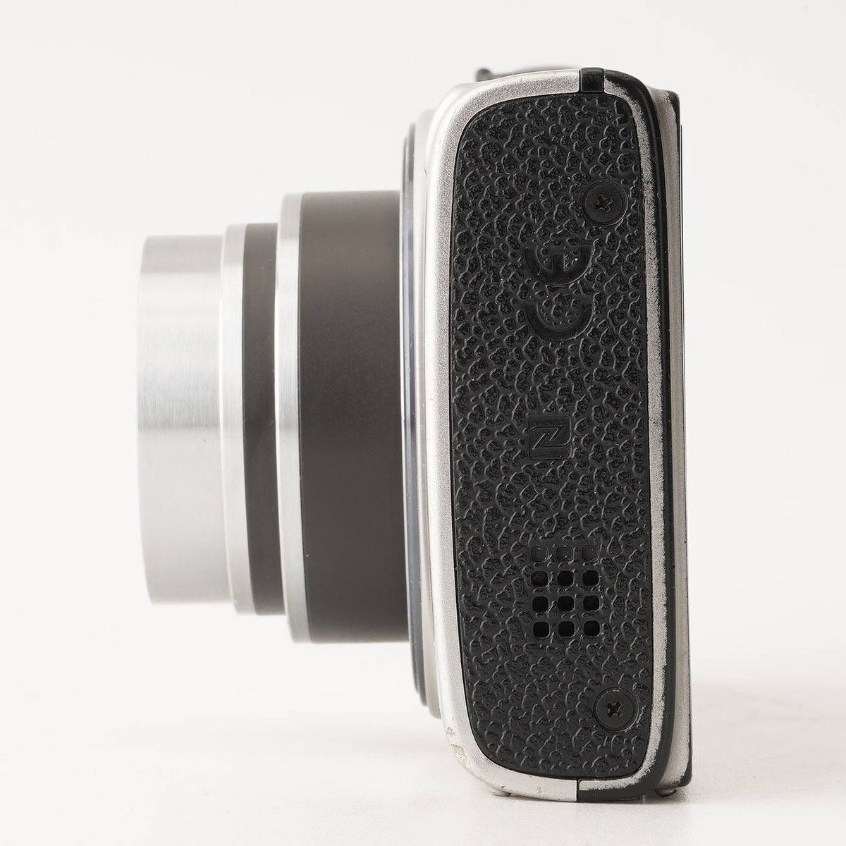 Canon IXY 640 (Silver) - Filem.sg