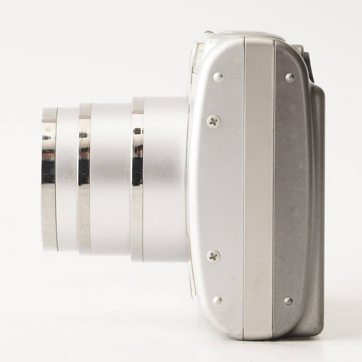 Canon IXY Digital 810 IS (Silver) - Filem.sg