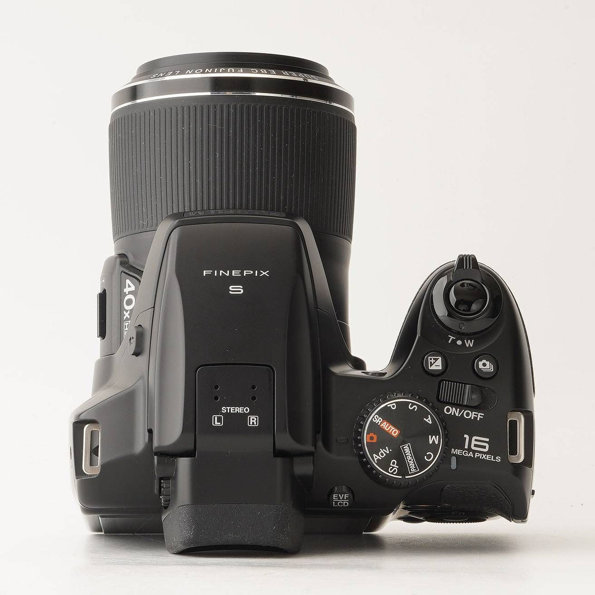 Fujifilm FinePix S8200 (Black) - Filem.sg