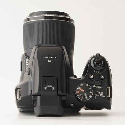 Fujifilm FinePix S8200 (Black) - Filem.sg