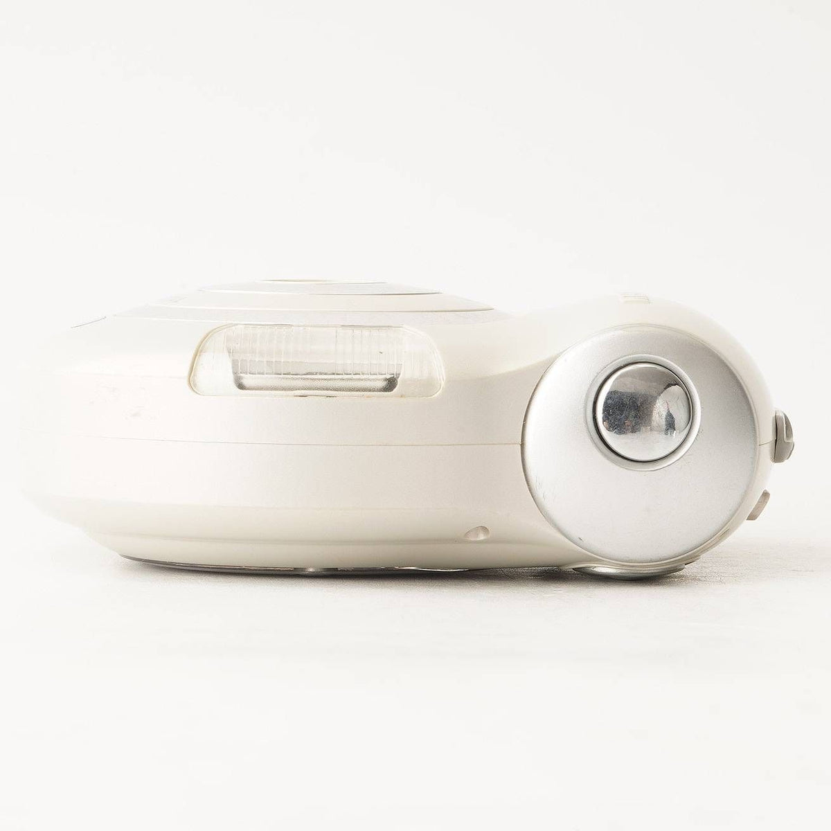 Fujifilm Q1 Digital (White) - Filem.sg