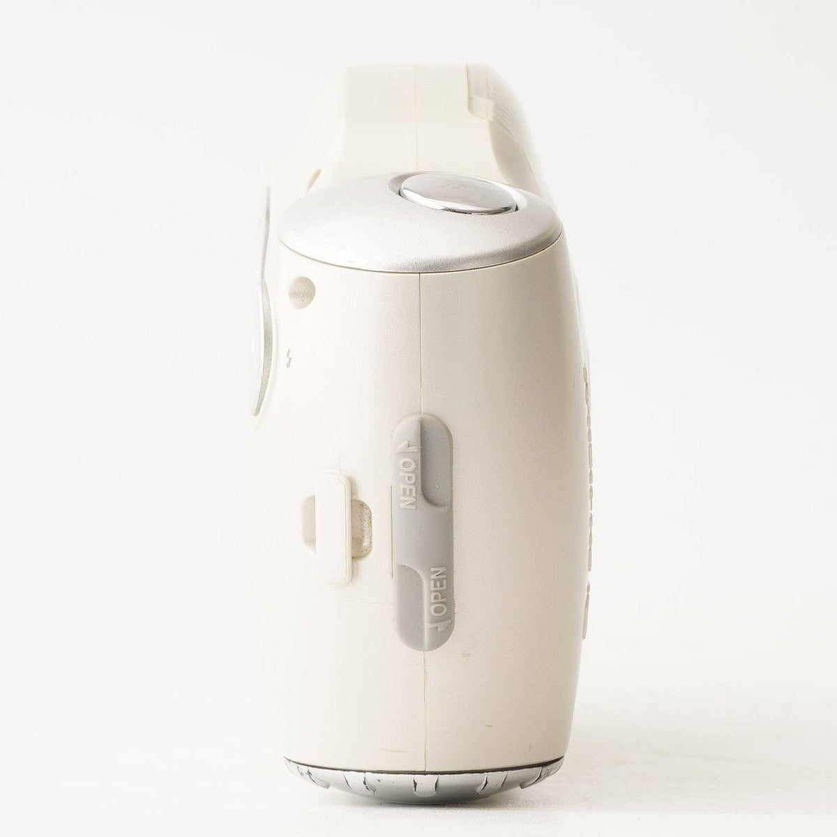 Fujifilm Q1 Digital (White) - Filem.sg