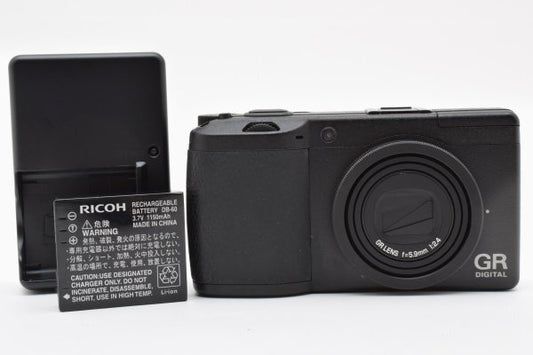 Ricoh GR DIGITAL II - Filem.sg
