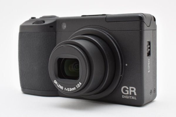 Ricoh GR DIGITAL II - Filem.sg